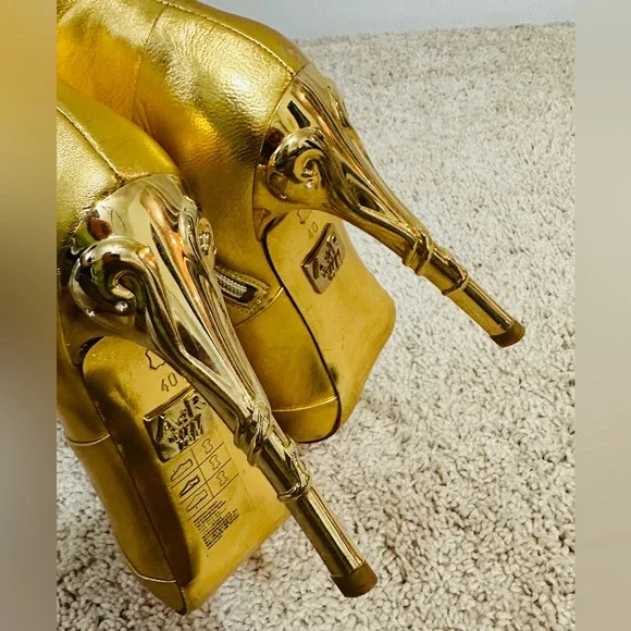Gorgeous Anna Dello Russo Gold Genuine Leather Ankle Boots Size 40NWOT